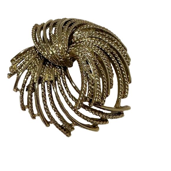 Gold Tone‎ Brooch Pin Swirl Design Statement Jewelry Vintage Style - Picture 6 of 8